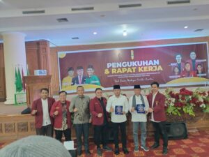 Foto : Rudy-Seno Hadiri Pengukuhan IMM Kaltim.