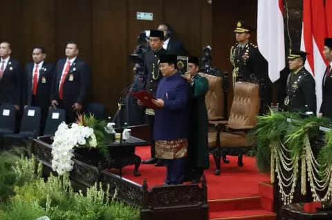 Foto: Prabowo mengucapkan sumpah sebagai Presiden Republik Indonesia