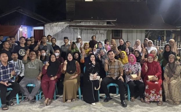 Suasana foto bersama usai Reses, Anggota DPRD, Andi Satya Adi Saputra.