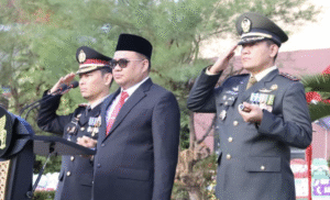 Foto : Hari Bhayangkara ke-79 di Kukar: Bupati Serahkan Penghargaan dan Apresiasi Kiprah Polres. (Istimewa)