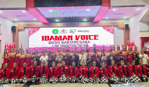 Foto : Bupati Aulia: Ikut Lomba ke Singapura Bukan untuk Juara, Tapi Tunjukkan Potensi Terbaik Anak Kukar. (Istimewa)