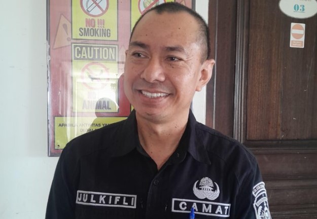 Foto : Camat Kota Bangun Darat, Kabupaten Kukar, Julkifli. (Istimewa)