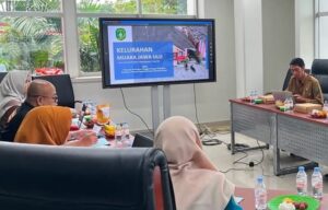 Foto : Lurah Usman Tegaskan Komitmen Pelayanan Publik di Lomba Kelurahan Kukar 2025. (Istimewa)