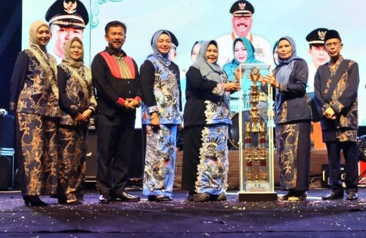 Foto : Semangat Gotong Royong dan Kolaborasi Warnai HKG ke-53 PKK Kukar di Muara Badak. (Istimewa)