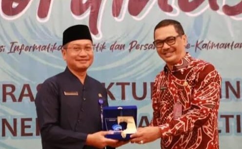 Foto : Asisten III Setkab Kukar Dafip Haryanto, dan Kepala Dinas Kominfo Kaltim HM Faisal. (Istimewa)
