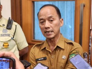 Foto: Pembangunan Jembatan Besi Tenggarong Dihentikan Sementara, PU Kukar Pertimbangkan Masukan Masyarakat.