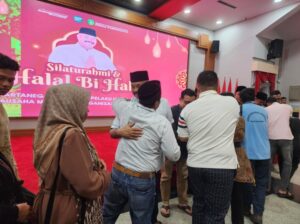 Foto: Bupati Kukar Edi Damansyah Dorong Kolaborasi Komunitas Pemuda dan Ekonomi Kreatif dalam Momen Halal Bihalal.