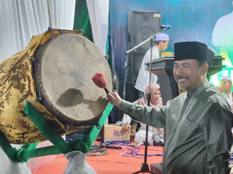 Foto: Festival Ramadhan ke-5 Maluhu resmi dibuka dengan penuh semarak. Acara yang telah menjadi tradisi tahunan ini diresmikan oleh Sekda Kukar, Sunggono.